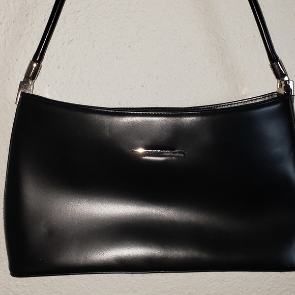 Black Leather HandBag - Picture 2 of 4